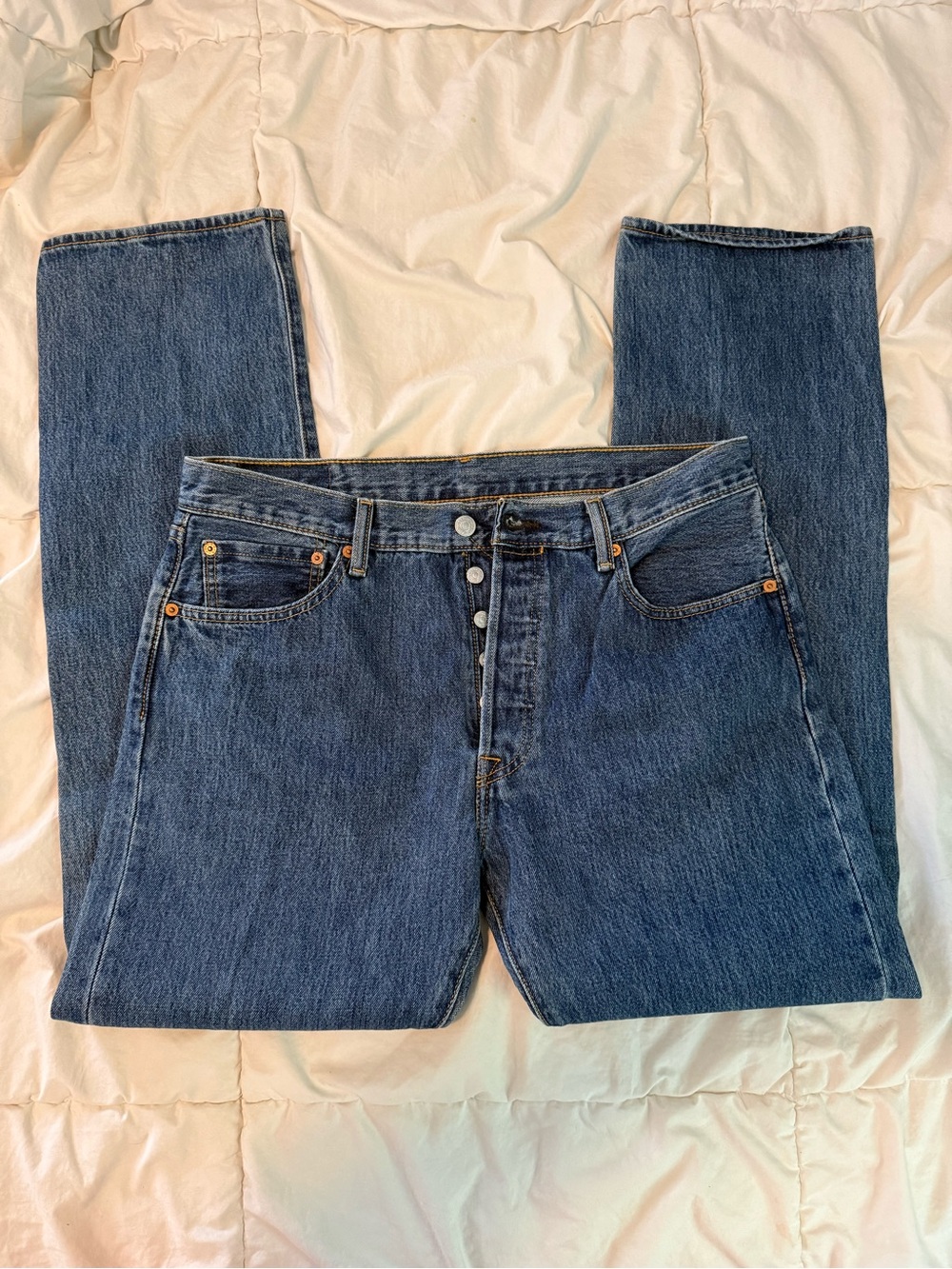 Straight-Leg men’s Jeans in Classic Denim Blue